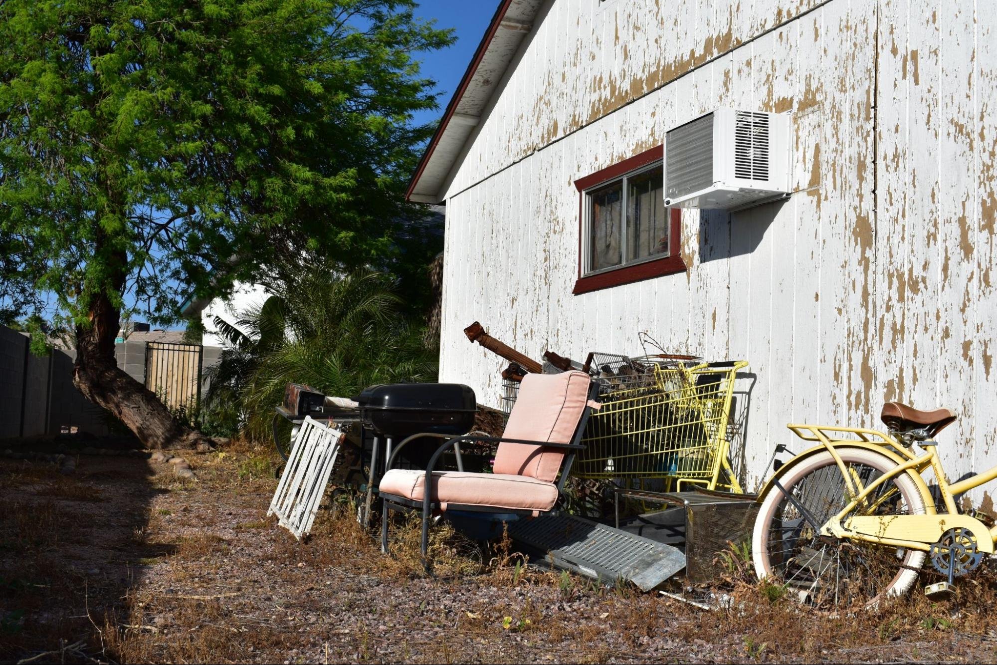 Selling a Hoarder Home: How Cash Buyers Make the Process Stress-Free